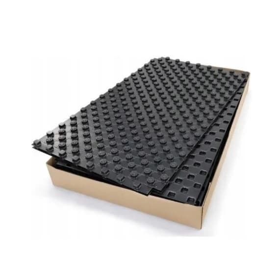 Mata z tworzywa sztucznego z wypustkami